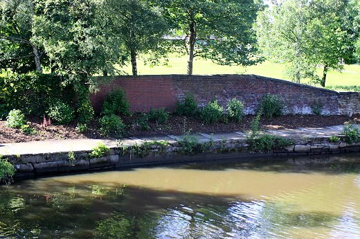 Remaining signs of the canal arm today