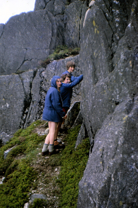 WH1962-015 Climbing Tryfan