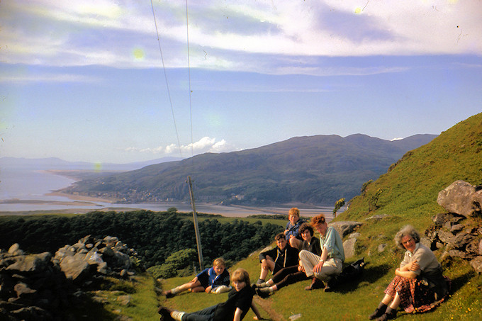 WH1962-030 Resting over Fairbourne