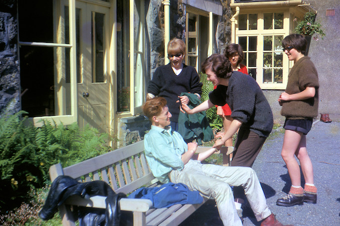 WH1962-049 Outside Kings, Dolgellau