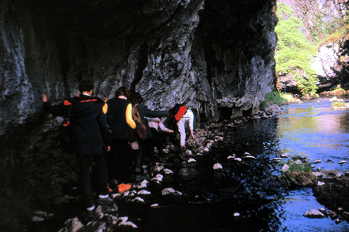 WW1965-028 Stepping Stones, Cheedale