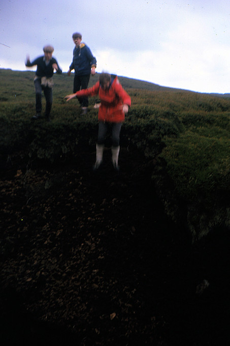 WW1964-004 How to descent a grough