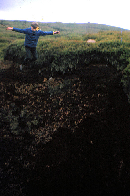 WW1964-005 Grough jumpting