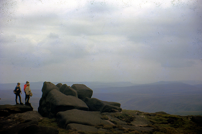 WW1964-007 On Kinder