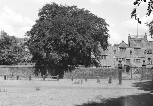 07 Marple Hall from the main driveway
