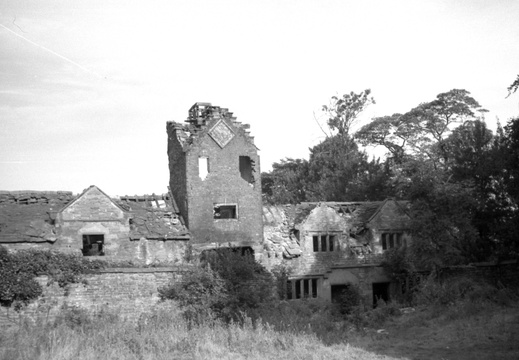 29 The Stables in ruin