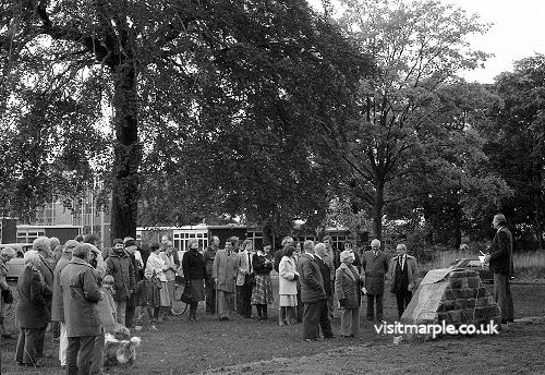 06a-07_Opening_ceremony_Marple_Hall_plaque_April_1983.jpg