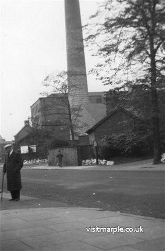 DEMOLITION-OF-HOLLINS-MILL-CHIMNEY-1st-OCTOBER1957.jpg
