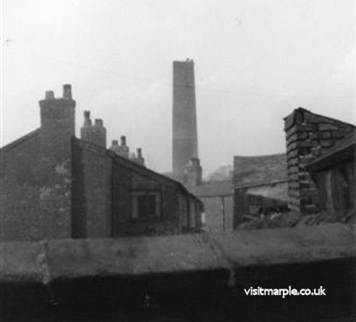 DEMOLITION-OF-HOLLINS-CHIMNEY-BY-STEEPLEJACKSDOWN_EMILY-ST-ON-LEFT-CHURCH-STREET-ON-RIGHT791.jpg